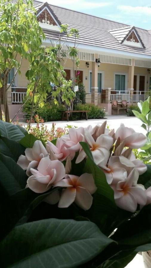 Suksopha Resort Prachuap Khiri Khan Exterior photo